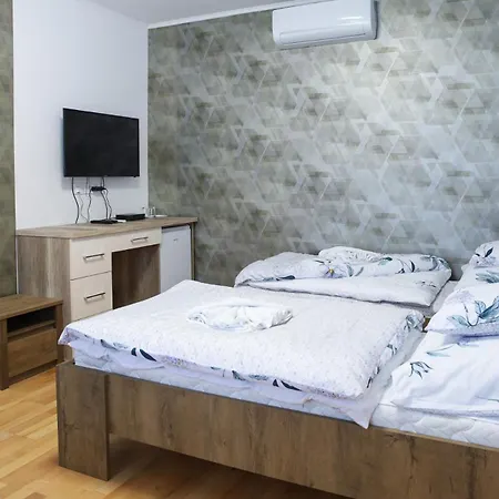 Cigandi Csaladi Panzio Bed & Breakfast Cigánd